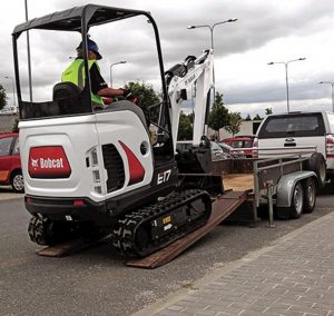 mini-pelle-bobcat-e17